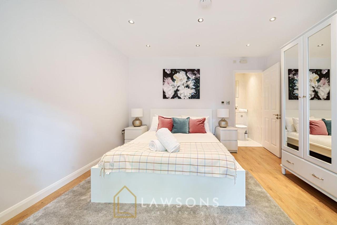 Stylish Living By Lawsons - 3 En Suites Виндзор Экстерьер фото