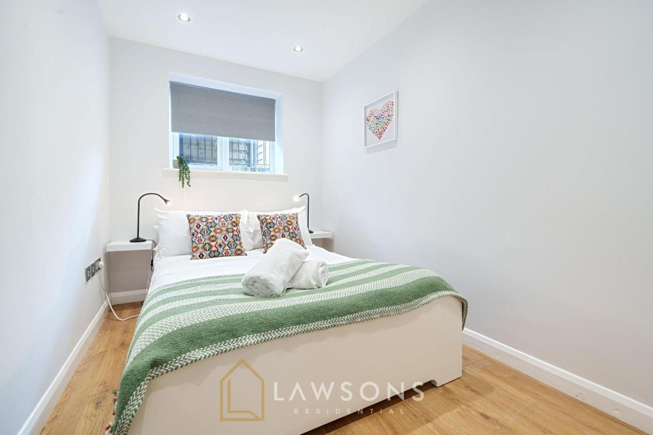 Stylish Living By Lawsons - 3 En Suites Виндзор Экстерьер фото