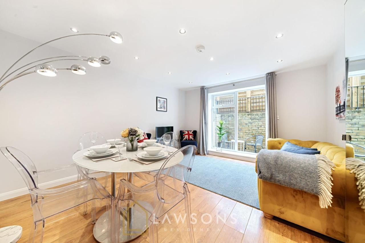 Stylish Living By Lawsons - 3 En Suites Виндзор Экстерьер фото