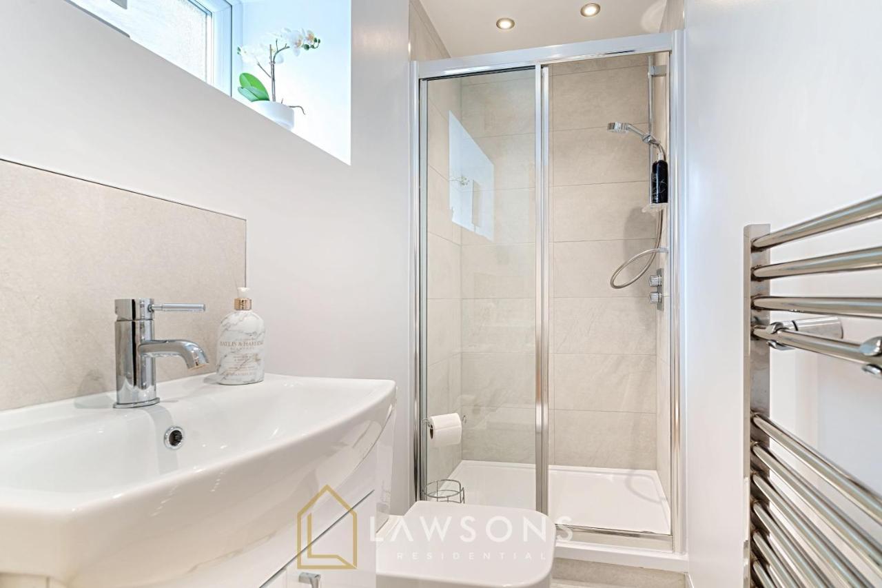 Stylish Living By Lawsons - 3 En Suites Виндзор Экстерьер фото