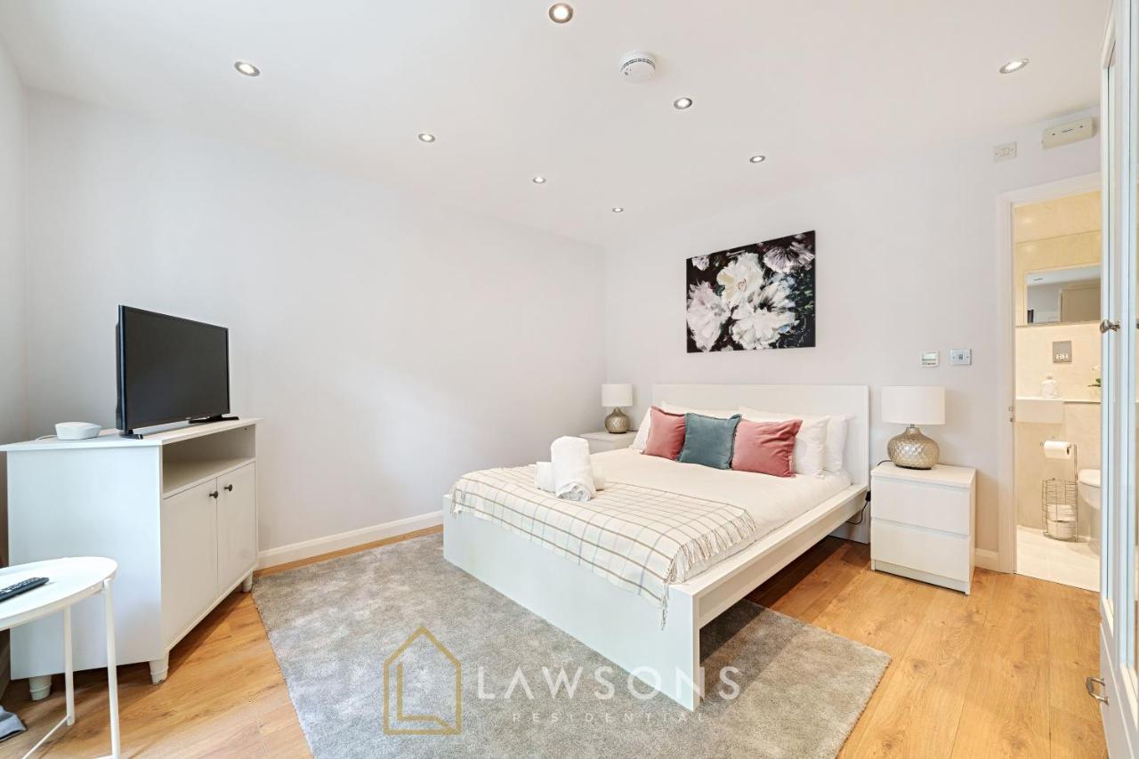 Stylish Living By Lawsons - 3 En Suites Виндзор Экстерьер фото