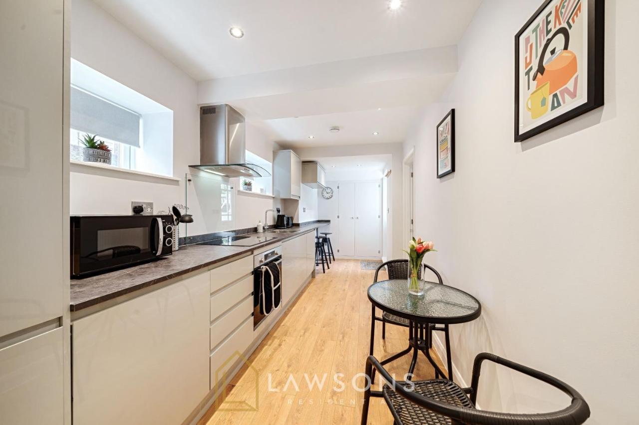 Stylish Living By Lawsons - 3 En Suites Виндзор Экстерьер фото